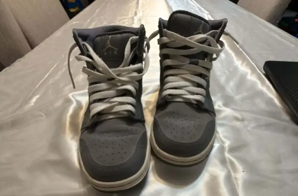 Air Jordan 1 Retro Mid Cool Grey 554724-014 Men's Size 8.5